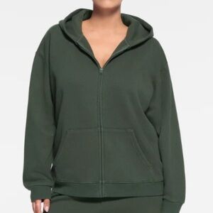 🎁 Skims Spruce Green Women’s Hoodie & Wide leg pants SET Sold out on Site
Size M